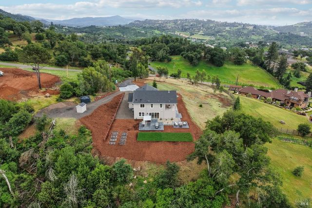 5663 Crystal Dr, Santa Rosa, CA 95404