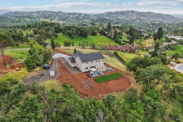 5663 Crystal Dr, Santa Rosa, CA 95404