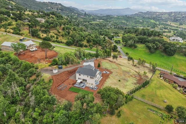 5663 Crystal Dr, Santa Rosa, CA 95404