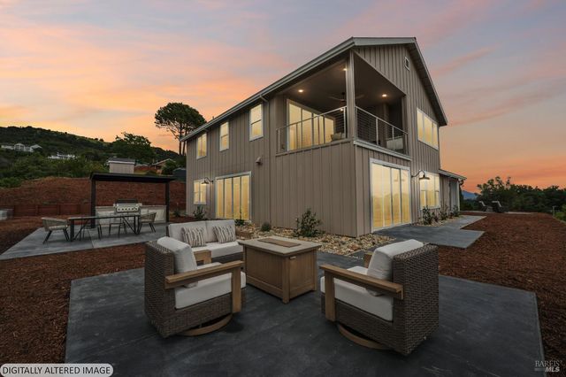 5663 Crystal Dr, Santa Rosa, CA 95404