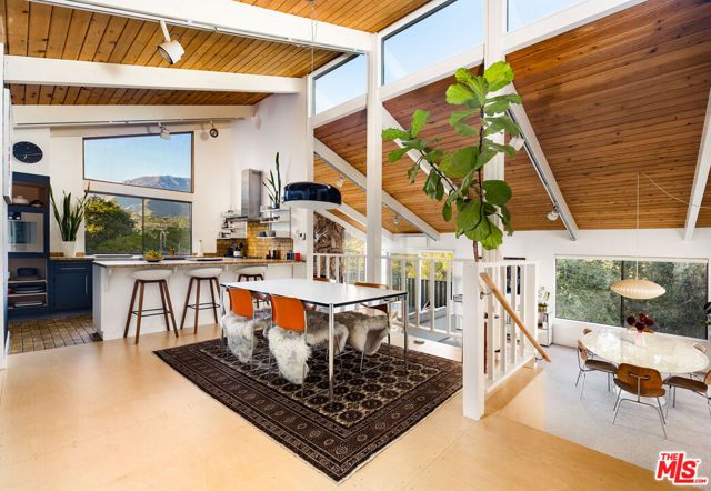 1512 Hillcrest Road, Santa Barbara, CA 93103