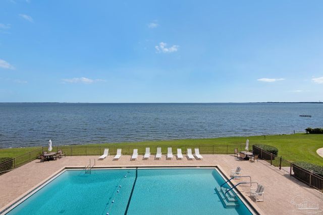 615 Bayshore Dr 304, Pensacola, FL 32507