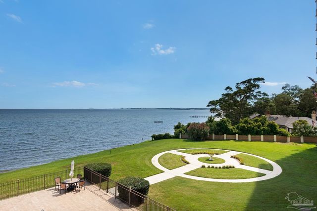 615 Bayshore Dr 304, Pensacola, FL 32507