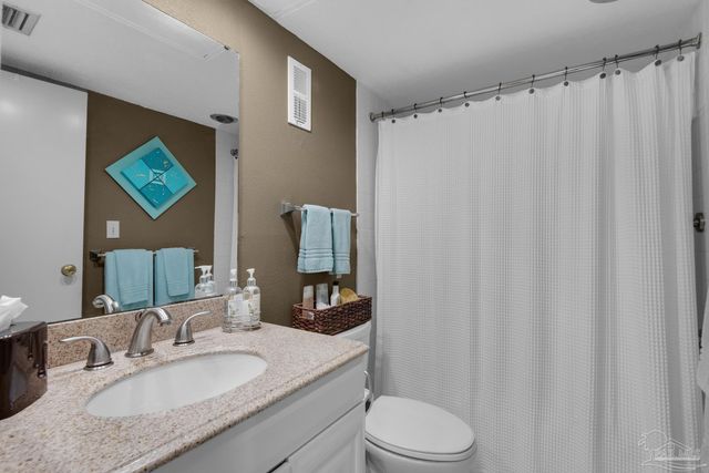 615 Bayshore Dr 304, Pensacola, FL 32507
