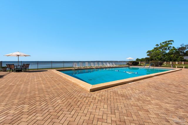 615 Bayshore Dr 304, Pensacola, FL 32507