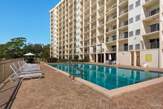 615 Bayshore Dr 304, Pensacola, FL 32507