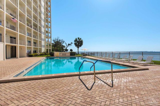 615 Bayshore Dr 304, Pensacola, FL 32507