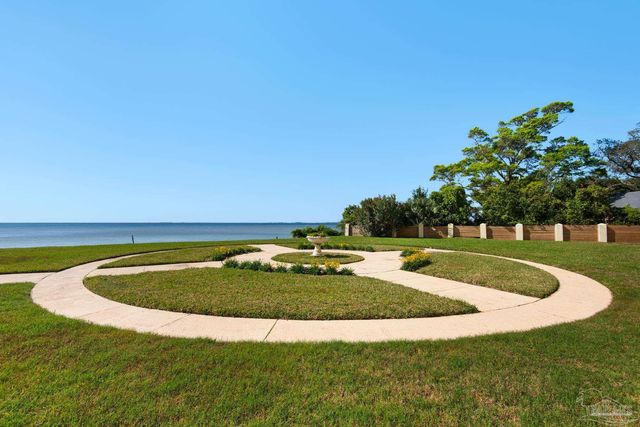615 Bayshore Dr 304, Pensacola, FL 32507