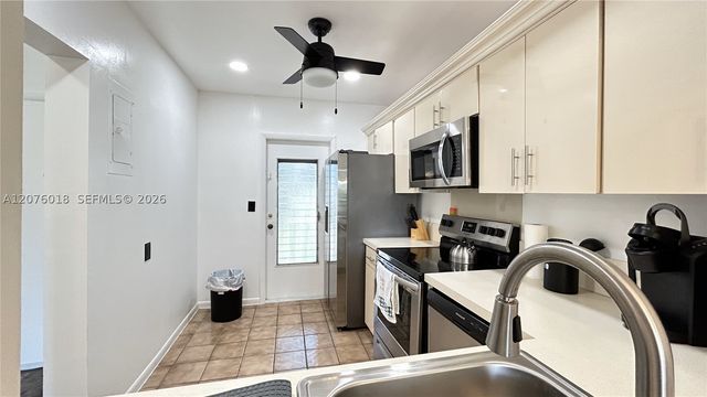 4117 Bougainvilla Dr 210, Lauderdale By The Sea, FL 33308