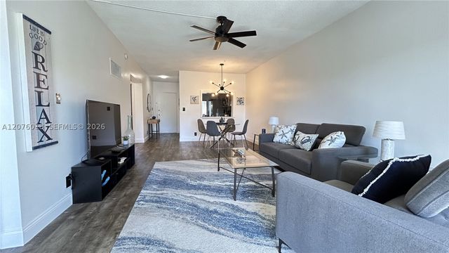 4117 Bougainvilla Dr 210, Lauderdale By The Sea, FL 33308