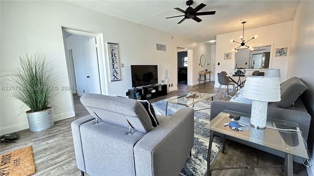 4117 Bougainvilla Dr 210, Lauderdale By The Sea, FL 33308
