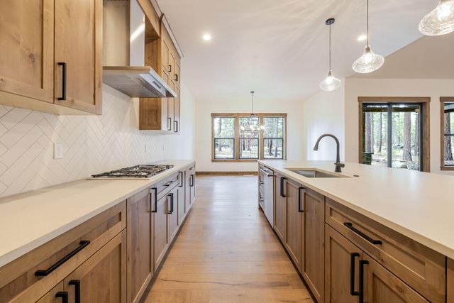 56244 Rockcress Lane 437, Bend, OR 97707