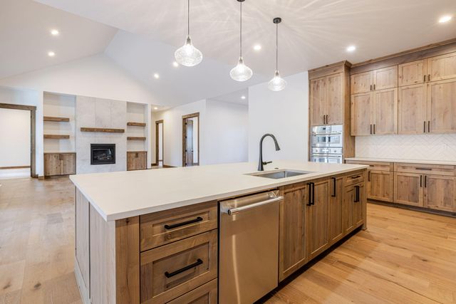 56244 Rockcress Lane 437, Bend, OR 97707