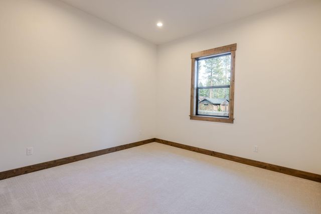 56244 Rockcress Lane 437, Bend, OR 97707