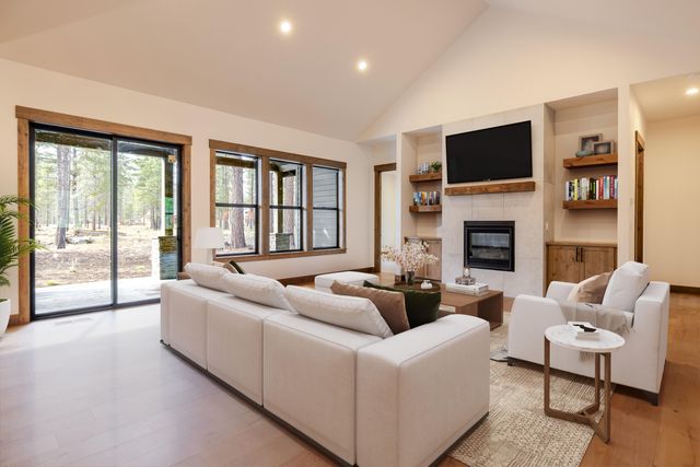 56244 Rockcress Lane 437, Bend, OR 97707