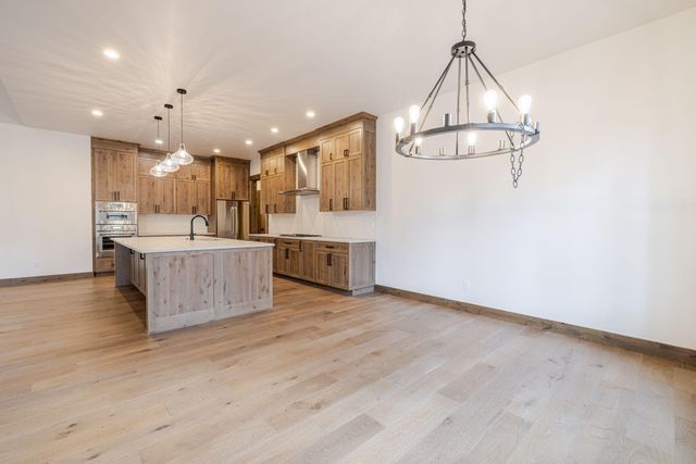 56244 Rockcress Lane 437, Bend, OR 97707