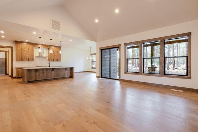 56244 Rockcress Lane 437, Bend, OR 97707