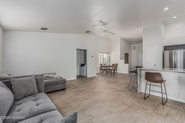 1070 W Possum Creek Lane, Oro Valley, AZ 85737