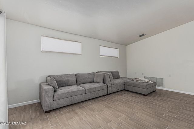 1070 W Possum Creek Lane, Oro Valley, AZ 85737