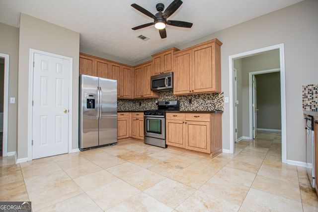 8590 Kencrest Drive, Winston, GA 30187