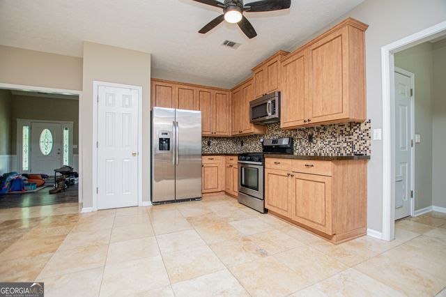 8590 Kencrest Drive, Winston, GA 30187