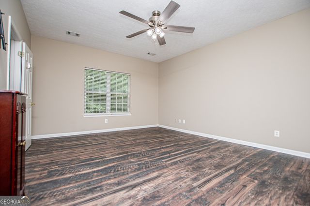 8590 Kencrest Drive, Winston, GA 30187