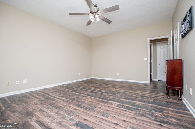 8590 Kencrest Drive, Winston, GA 30187