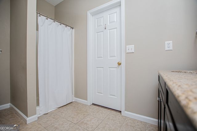8590 Kencrest Drive, Winston, GA 30187