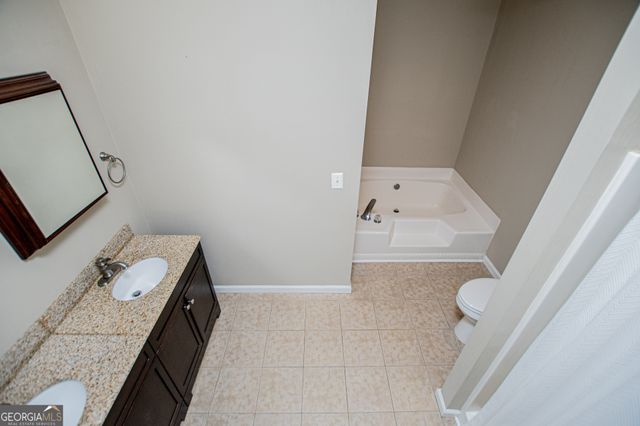 8590 Kencrest Drive, Winston, GA 30187