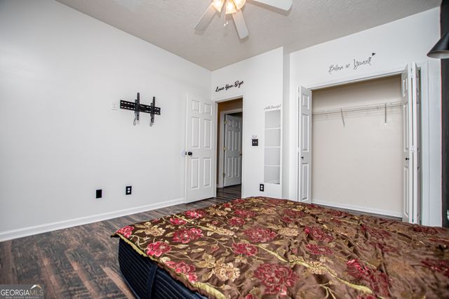 8590 Kencrest Drive, Winston, GA 30187