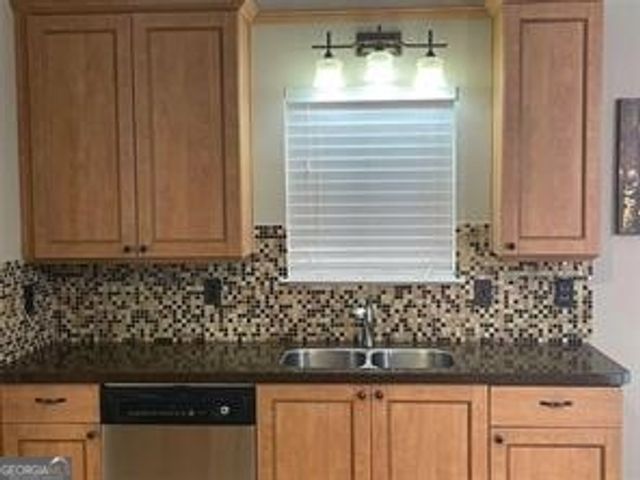 8590 Kencrest Drive, Winston, GA 30187
