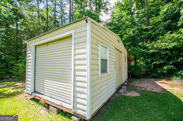 8590 Kencrest Drive, Winston, GA 30187