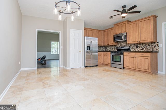 8590 Kencrest Drive, Winston, GA 30187