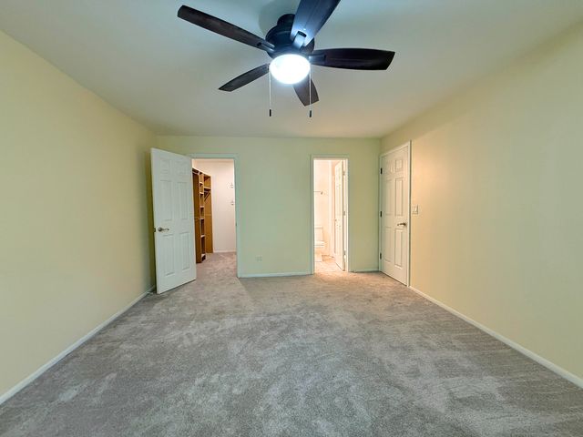 941 Yosemite Trail C7, Roselle, IL 60172