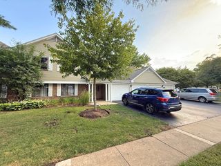 941 Yosemite Trail C7, Roselle, IL 60172