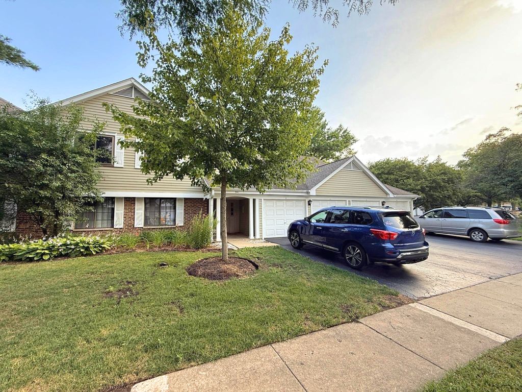 941 Yosemite Trail C7, Roselle, IL 60172