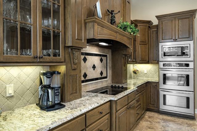 5 Utrera Lane, Hot Springs Village, AR 71909