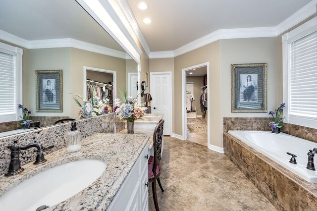 5 Utrera Lane, Hot Springs Village, AR 71909