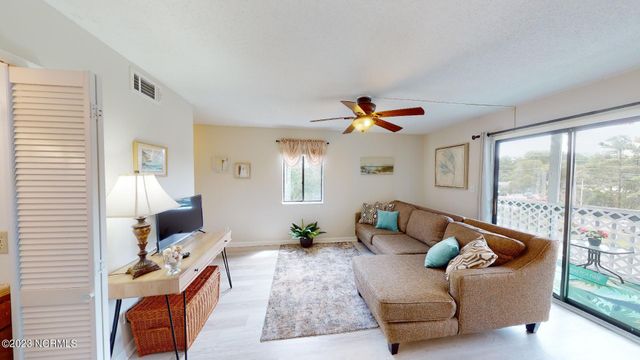 10168 Beach Drive SW 4-301, Calabash, NC 28467