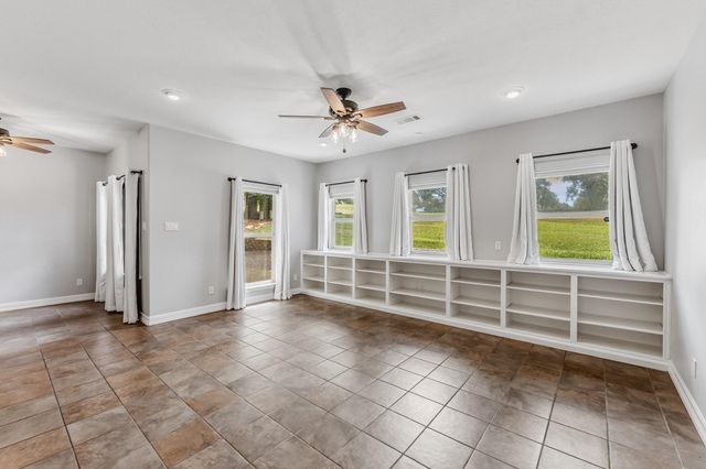 501 Cherry Hills Drive, Huntsville, TX 77340
