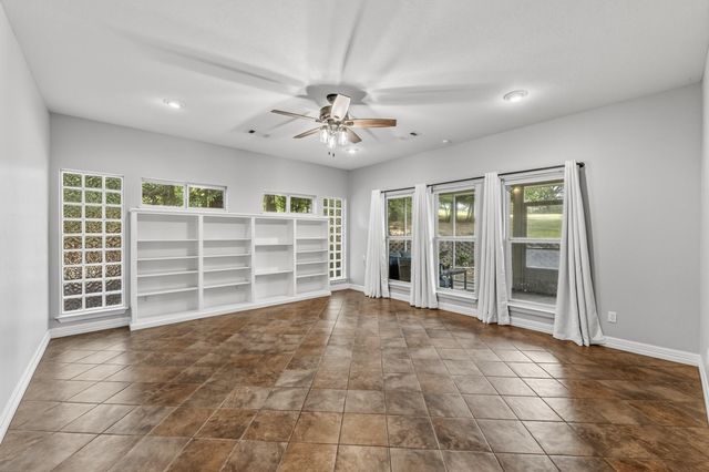 501 Cherry Hills Drive, Huntsville, TX 77340