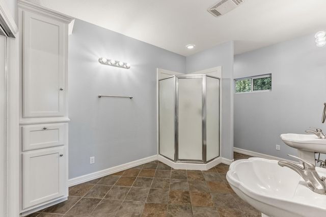 501 Cherry Hills Drive, Huntsville, TX 77340