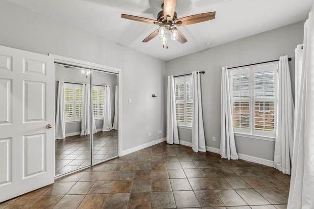 501 Cherry Hills Drive, Huntsville, TX 77340