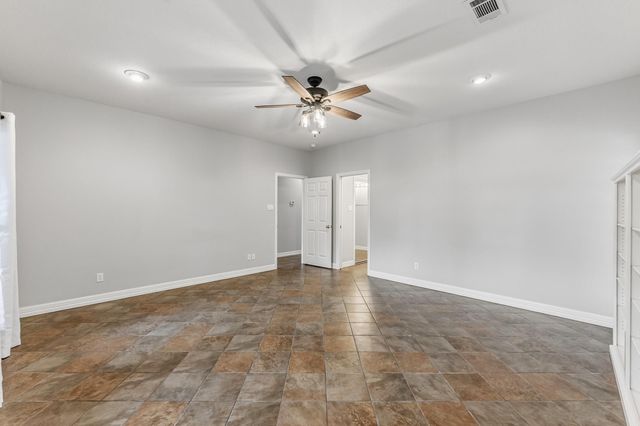 501 Cherry Hills Drive, Huntsville, TX 77340