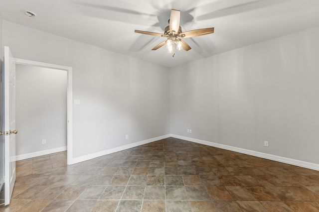501 Cherry Hills Drive, Huntsville, TX 77340