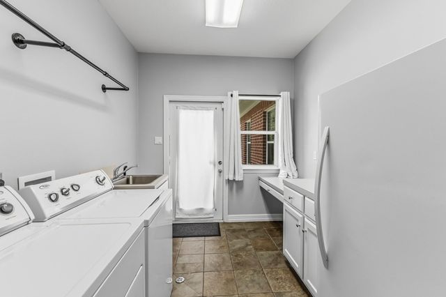 501 Cherry Hills Drive, Huntsville, TX 77340