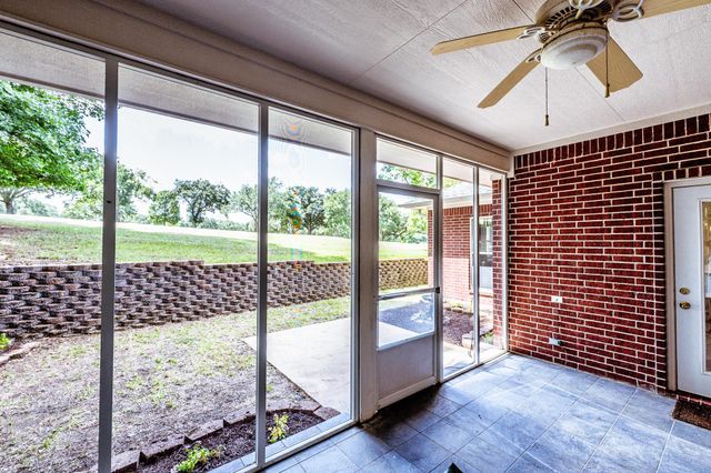 501 Cherry Hills Drive, Huntsville, TX 77340