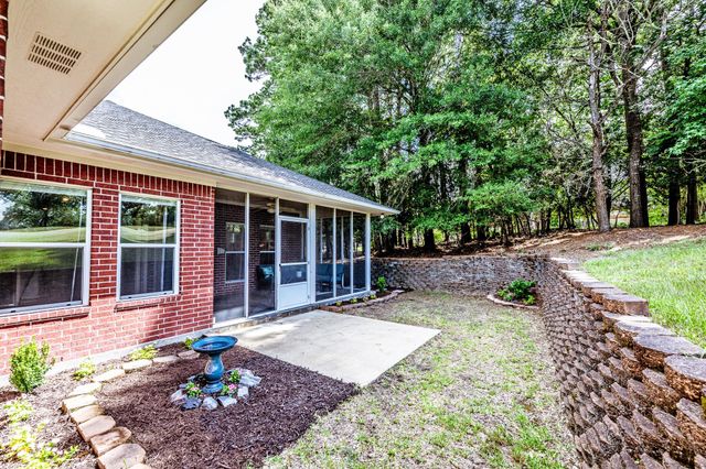 501 Cherry Hills Drive, Huntsville, TX 77340