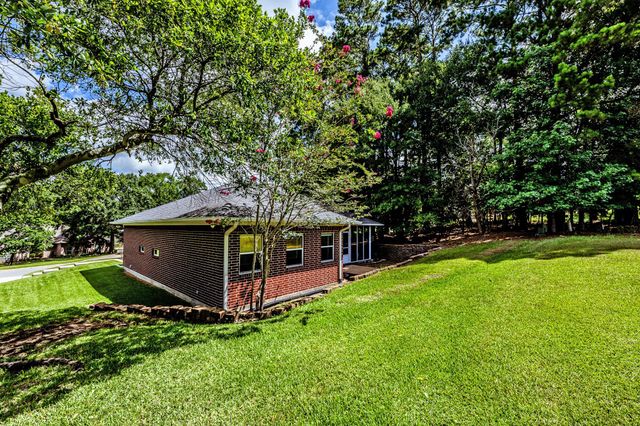 501 Cherry Hills Drive, Huntsville, TX 77340