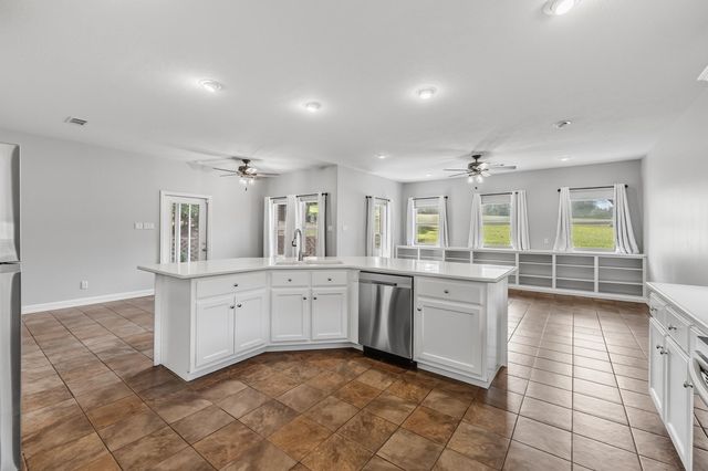 501 Cherry Hills Drive, Huntsville, TX 77340
